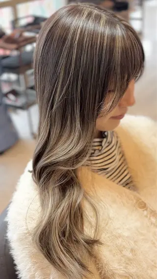 セミロング bloom AMIのヘアスタイル