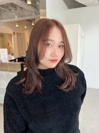 ミディアム カラー 艶ハイトーン🔆 ️️️安座間 希のヘアスタイル