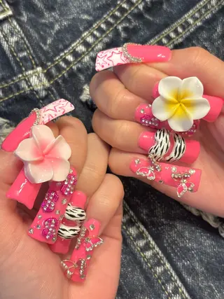 ネイル 安達 パラジェル取扱店⭐️のネイルデザイン