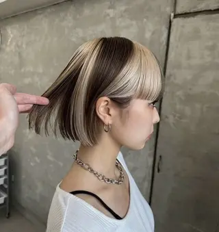 ショート カラー kosoraレイヤー ハイトーン/デザインのヘアスタイル