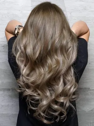カラー パーマ 大阪レミーエクステ チビ編み込みのヘアスタイル
