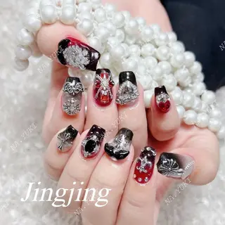 ネイル 🦋 Queenieのネイルデザイン