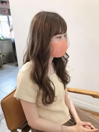 セミロング カラー 梅田 千亜希のヘアスタイル