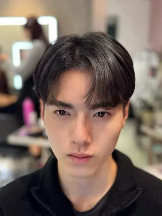 メンズ 韓国式ダウンパーマ 🇰🇷櫻井健のヘアスタイル