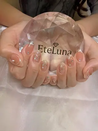 ミディアム レ ナのネイルデザイン
