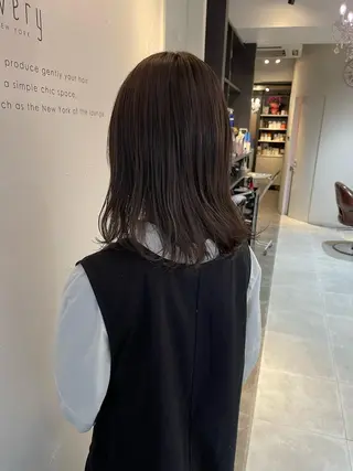 ミディアム カラー Avery SHINのヘアスタイル