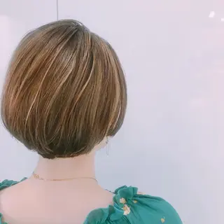 カラー 💓パーマ，💗 レイヤーカットのヘアスタイル