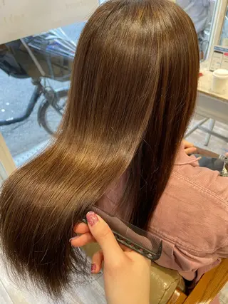 セミロング 東 歩音のヘアスタイル