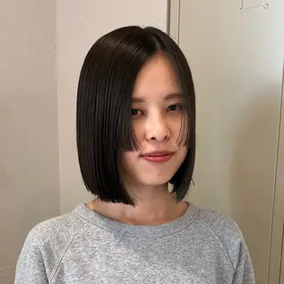ミディアム シマダ ユウナのヘアスタイル