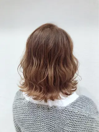ミディアム カラー ヘアアレンジ 白髪ぼかしハイライト 茗荷谷駅徒歩2分のヘアスタイル