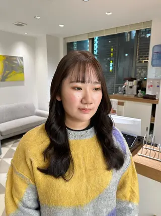 ロング カラー 安丸 結夏のヘアスタイル