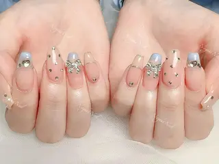 ネイル 🦋 Queenieのネイルデザイン