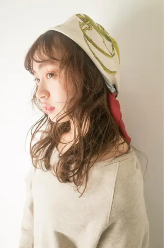 カラー 💓パーマ，💗 レイヤーカットのヘアスタイル