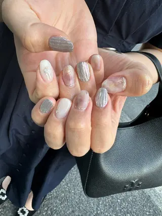 ネイル LAVISH 大和店 🤱子連れ大歓迎のネイルデザイン