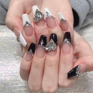 ネイル Queens テイのネイルデザイン