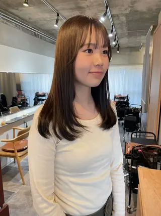 セミロング カラー 土川 陽菜のヘアスタイル