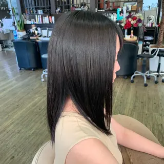 ミディアム カラー 佐藤 瑚碧のヘアスタイル