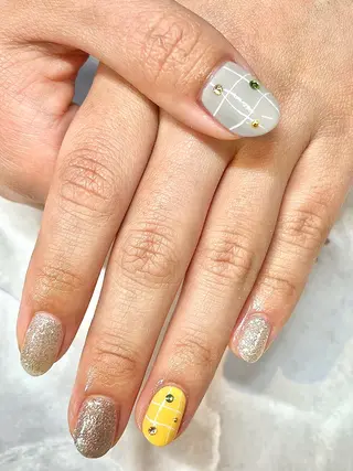 ネイル Naomi Hayasakaのネイルデザイン