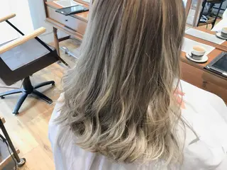 セミロング カラー mayo 🐄🌈のヘアスタイル