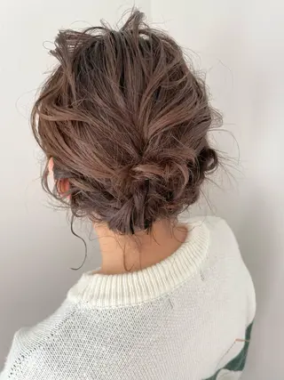 セミロング ヘアアレンジ かめやま ゆりのヘアスタイル