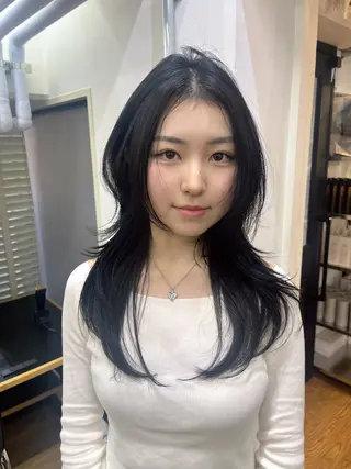 ロング カラー Airi 韓国y2k ハイレイヤーのヘアスタイル