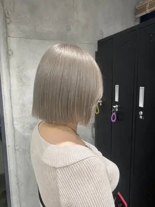 ショート カラー あゆ🧃/ハイトーン ブリーチ/藤沢美容師のヘアスタイル