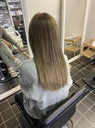 セミロング カラー パーマ ヘアアレンジ ネイル マツエク・マツパ アイブロウ 川上 麻梨阿のヘアスタイル