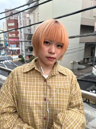 ショート ブリーチ🩸 レイヤー🪬yumeのヘアスタイル