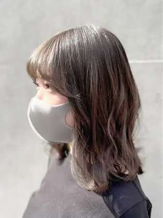 ミディアム カラー 伊熊 美砂のヘアスタイル