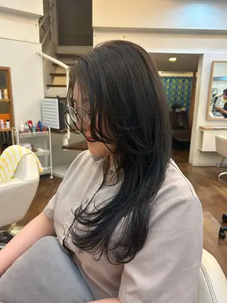 ロング 小泉 樹奈のヘアスタイル