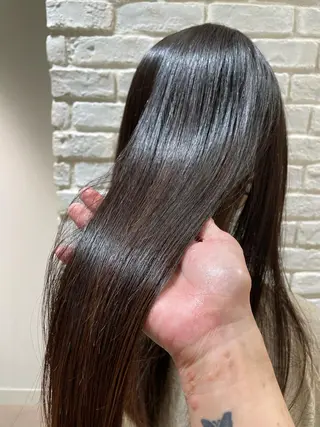 セミロング カラー 曲がる縮毛矯正 LIBER 岩名のヘアスタイル
