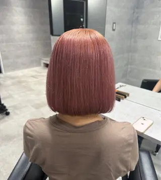 ショート カラー HOHOMI （ほほみ）のヘアスタイル