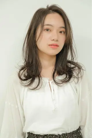 マツエク・マツパ 谷 なづきのヘアスタイル