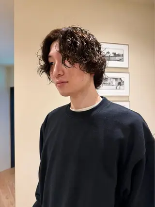 ミディアム パーマ メンズ 皆川 舜のヘアスタイル