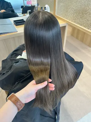 ロング カラー 透明感カラー |ベー ジュ|齊藤ひなののヘアスタイル