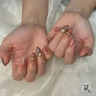 セミロング 美フォルムスカルプ✨ RENAのネイルデザイン