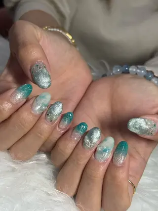 ネイル LAVISH 大和店 emi・:*+のネイルデザイン