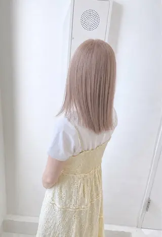 ミディアム カラー Muミュー/ブリーチ ハイトーン　Wカラーのヘアスタイル