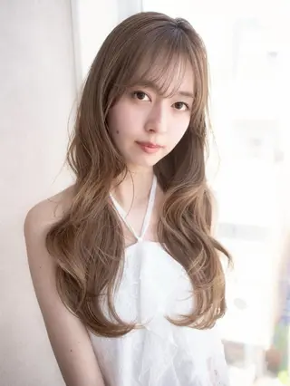 ロング カラー 🎀asumi🍓 ハイトーン🎀のヘアスタイル