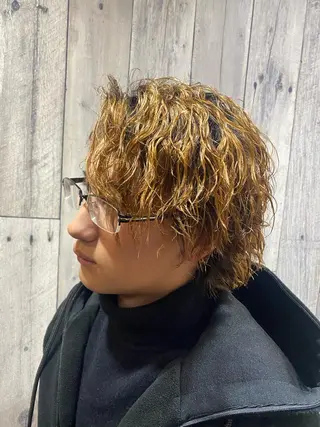 セミロング カラー パーマ メンズ 渋谷【メンズ職人】 ツイスパ・メッシュのヘアスタイル