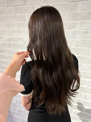ロング 彩菜/透明感艶カラー /赤み消しカラーのヘアスタイル