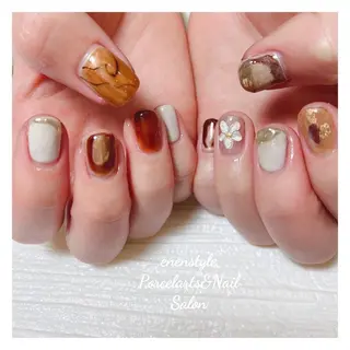 ミディアム ネイル 🐾enen style 🐾のネイルデザイン
