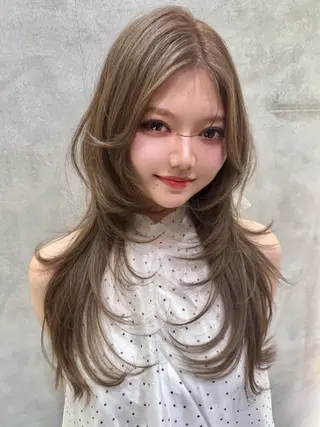 ロング Londnaitre MAHOのヘアスタイル