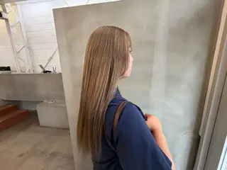 ロング カラー 小森 梨華のヘアスタイル