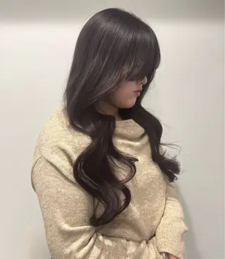 ロング カラー 紅都🫧 透明感水光カラーのヘアスタイル