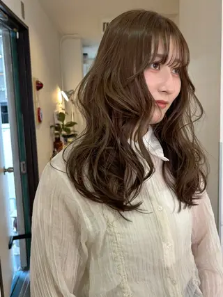 ロング カラー mizuki/ピンク ベージュ.レイヤーのヘアスタイル
