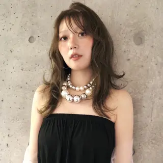 ミディアム カラー nonoka オリーブ/レイヤーのヘアスタイル