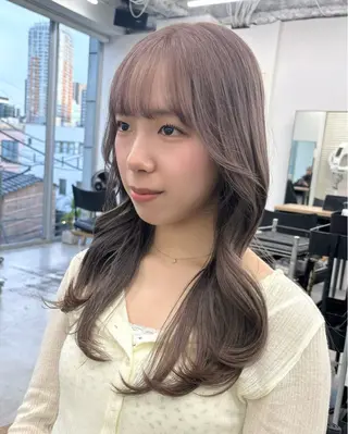 ロング カラー ヘアアレンジ 坂齋大地／レイヤー/ ミルクティーのヘアスタイル
