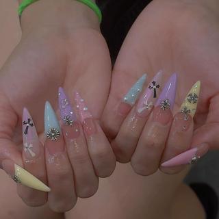 ネイル Queens テイのネイルデザイン