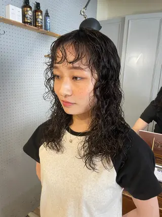 ミディアム パーマ 🤩噂のMr.髪ポジ ティブ®️yu🤩のヘアスタイル